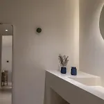 Saint Santorini מלון 5*
