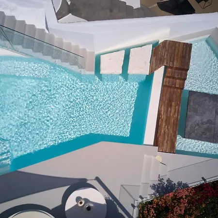 The Saint 5* Oia (Santorini)