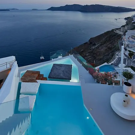Saint Santorini Hotel