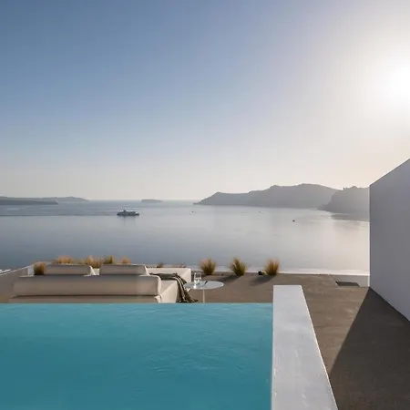The Saint Hotel Oia (Santorini)