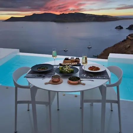 The Saint 5* Oia (Santorini)
