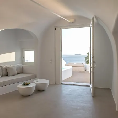 The Saint Hotel Oia (Santorini)