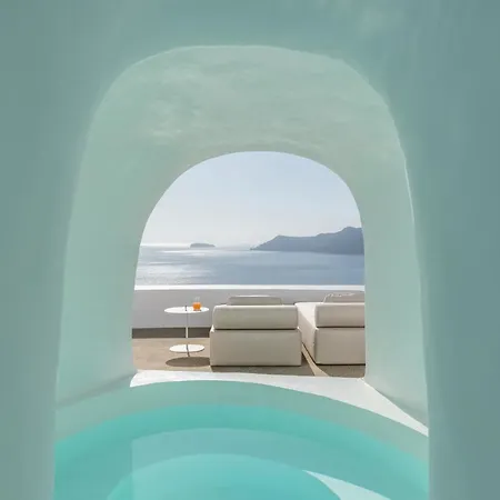 The Saint 5* Oia (Santorini)