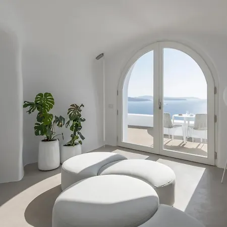 The Saint Oia (Santorini)