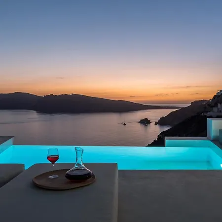 The Saint 5* Oia (Santorini)