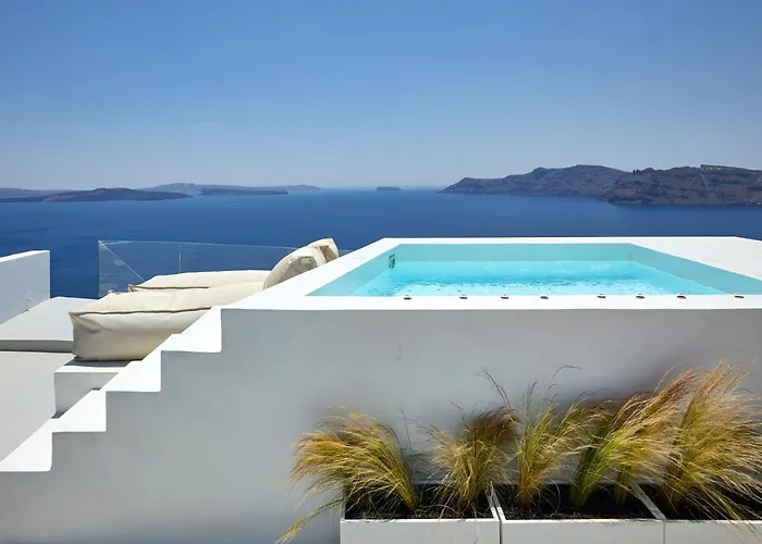 Saint Santorini Hotel 5*