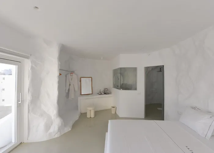 Saint Santorini Hotel 5*