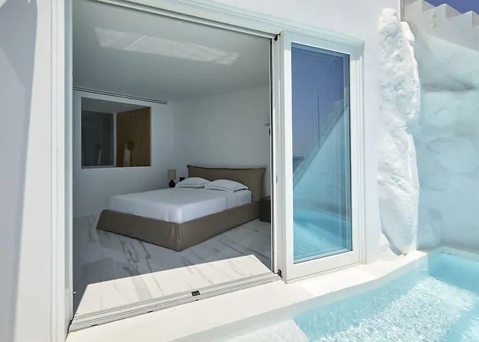 Saint Santorini Hotel 5*