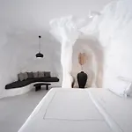 Saint Santorini Hotel