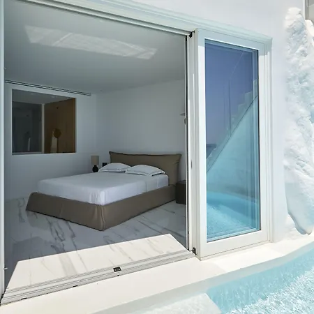 Saint Santorini Hotel 5*