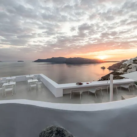 Saint Santorini 5*