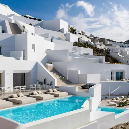The Saint Hotel Oia (Santorini)