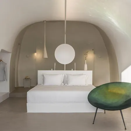Saint Santorini Hotel