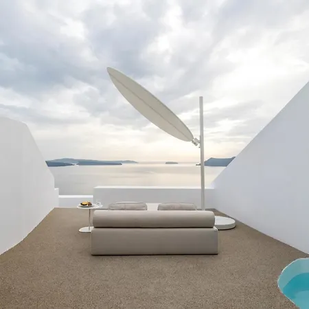 The Saint Oia (Santorini)
