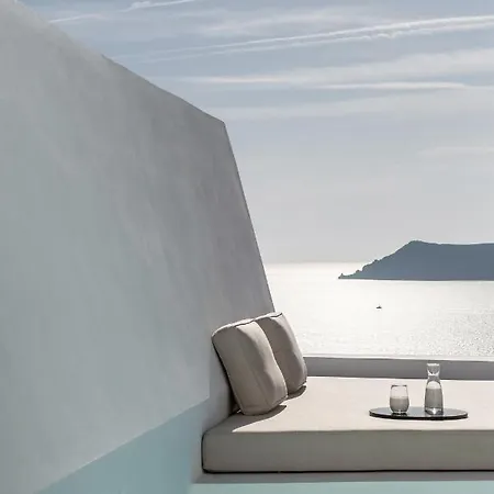 The Saint 5* Oia (Santorini)